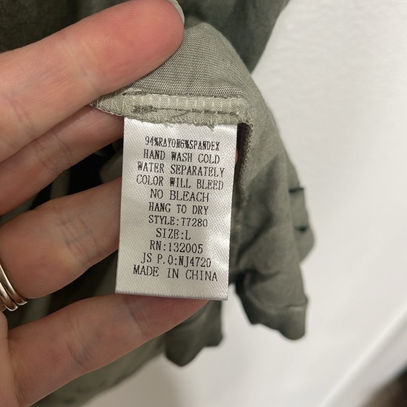 Washed Destructed Scoop Neck Tee - Picture 11 of 12